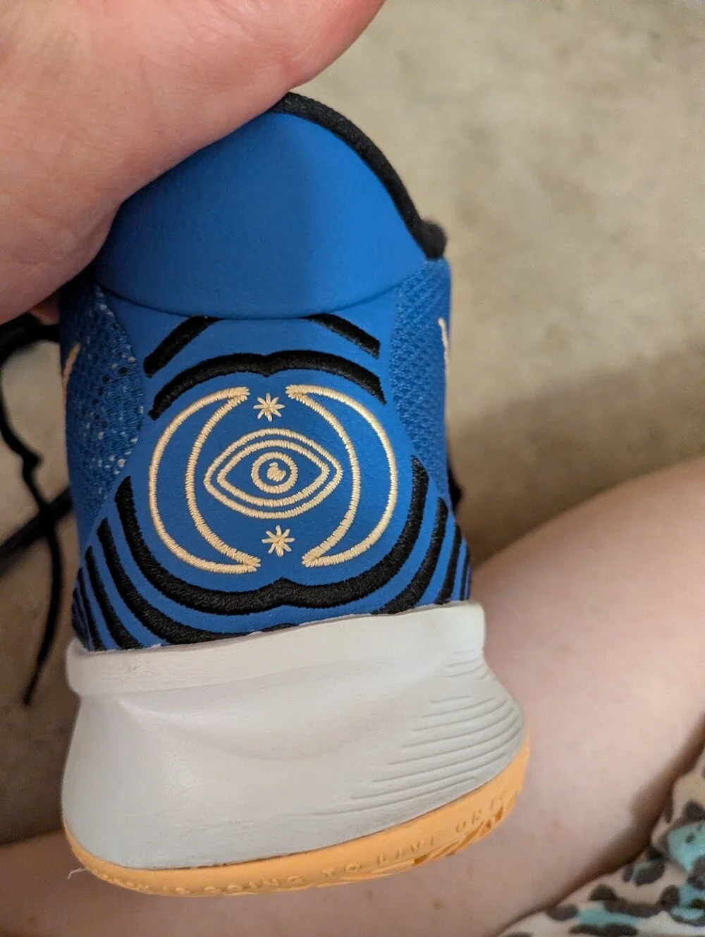 6 Y Nike KYRIE‎